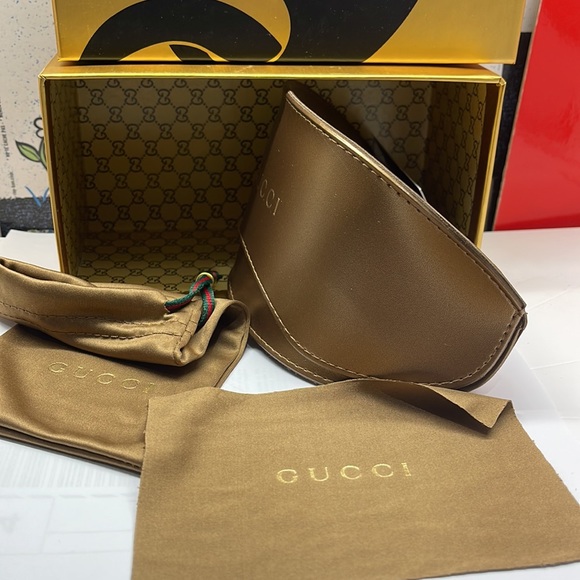 Brand new a Gucci Large Sunglass case - Picture 5 of 7